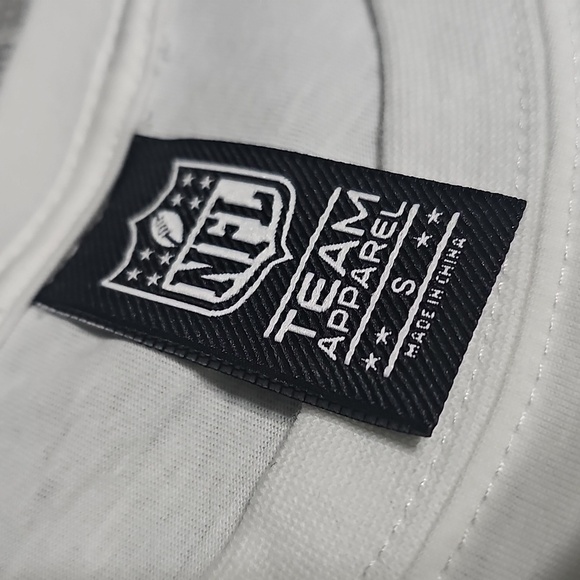 Cincinnati Bengals White and Black T-Shirt with Tiger Logo Size Small NWT - Picture 4 of 8